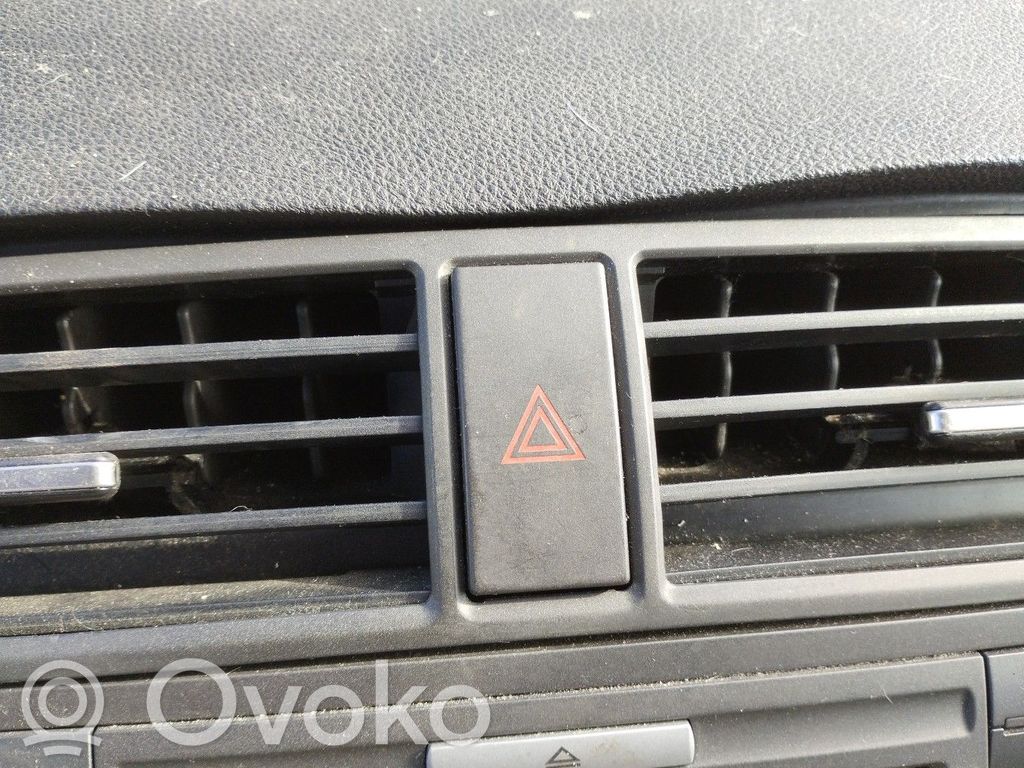Ford C-MAX I Hazard light switch 