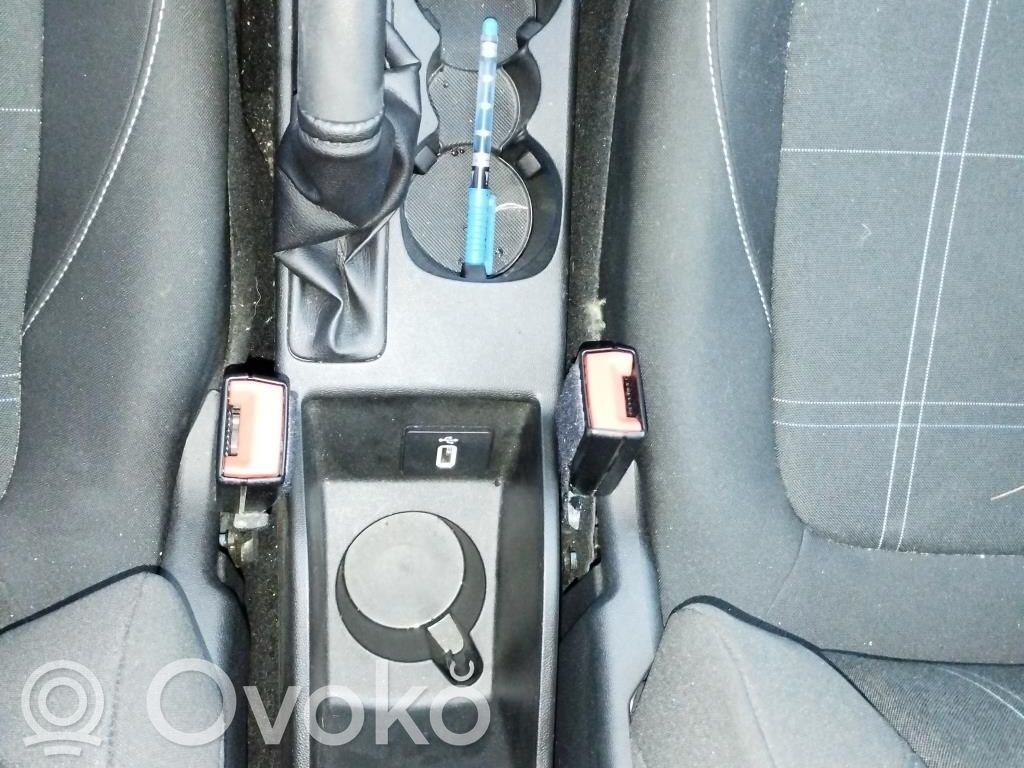 Ford Fiesta Klamra przedniego pasa bezpieczeństwa 