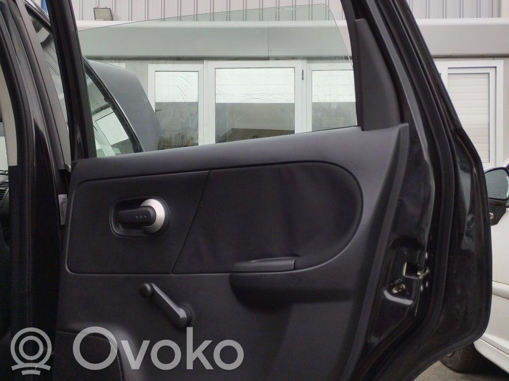 Nissan Note (E11) Takaoven ikkunalasi 
