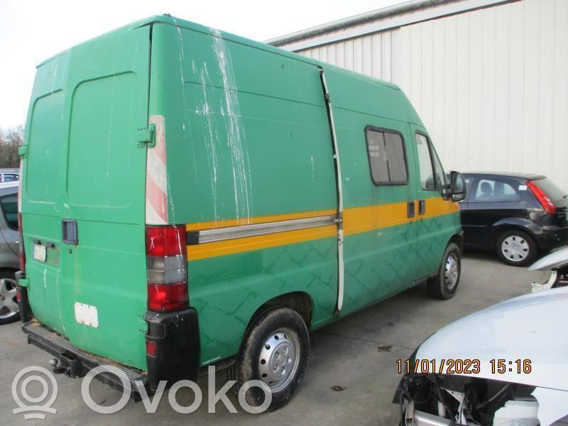 Peugeot Boxer Takapuskurin kulmaosan verhoilu 