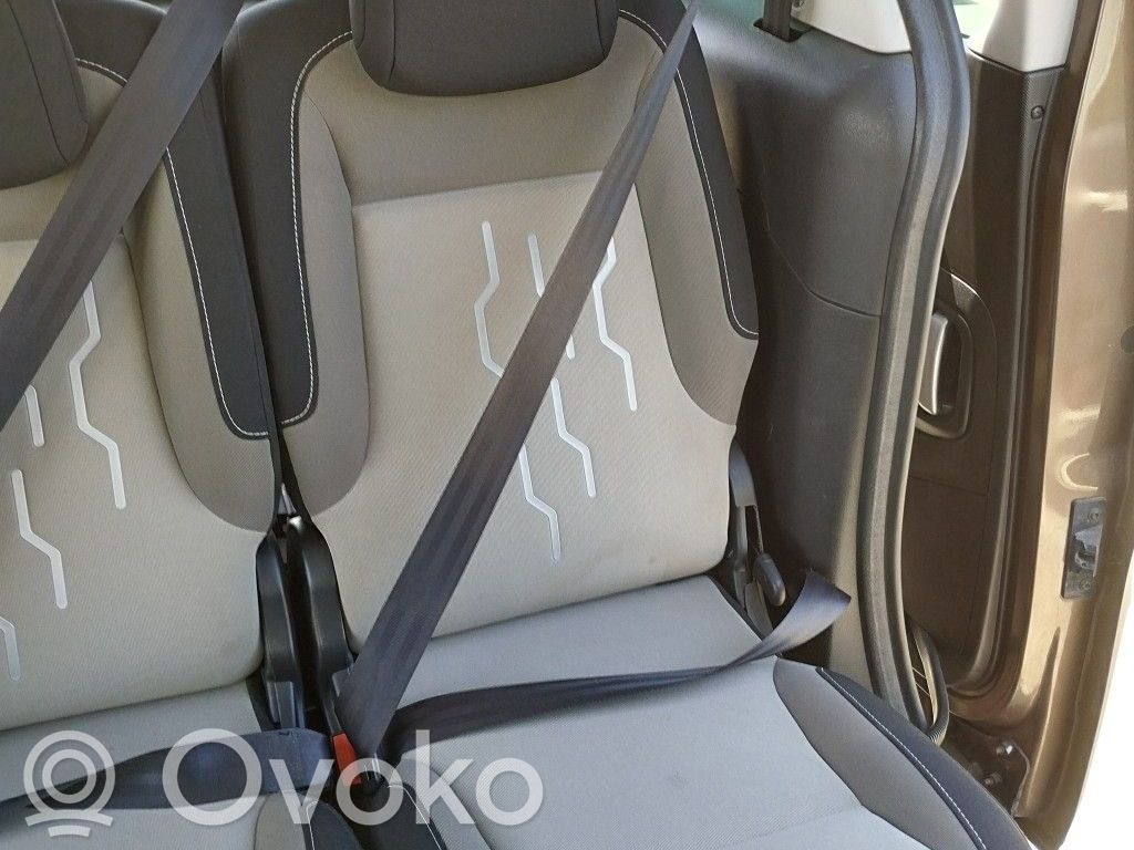 Peugeot Partner Takaistuin 
