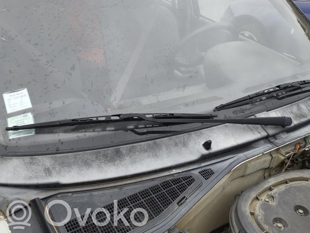 Renault Clio I Ramię wycieraczki szyby przedniej / czołowej 
