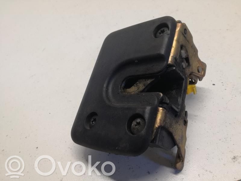 Renault Clio I Priekšpusē slēdzene 
