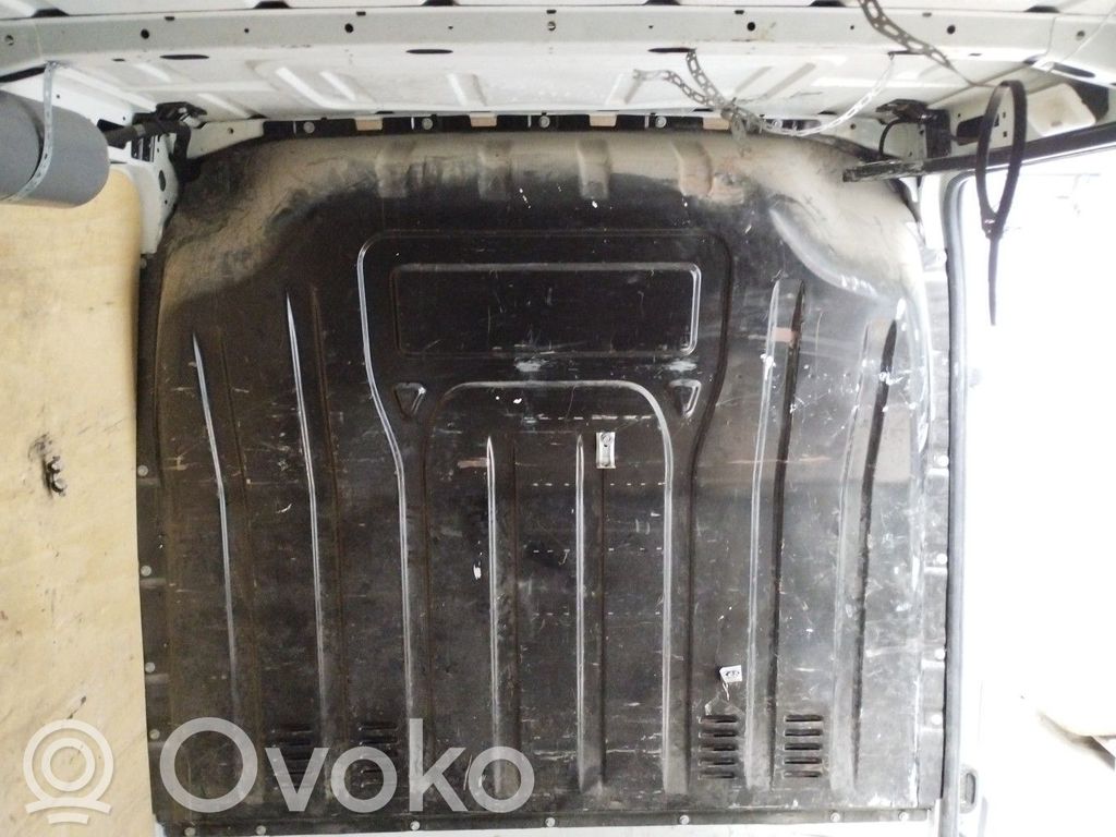 Renault Master III Partition between cabin 