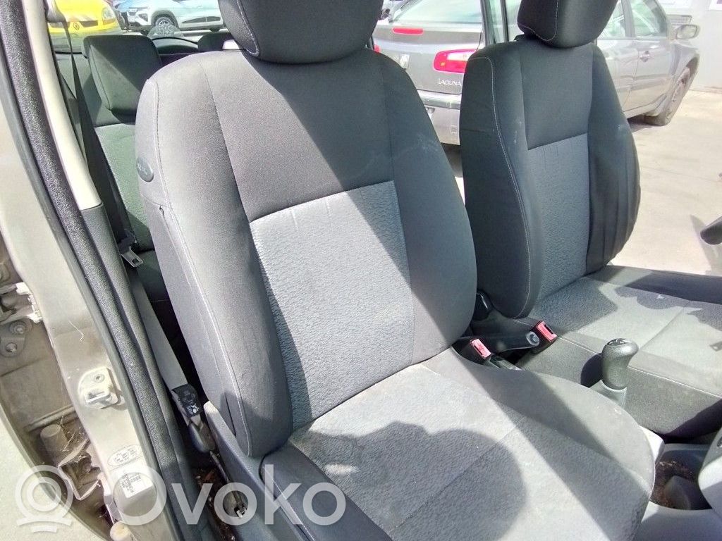 Renault Modus Etumatkustajan istuin 