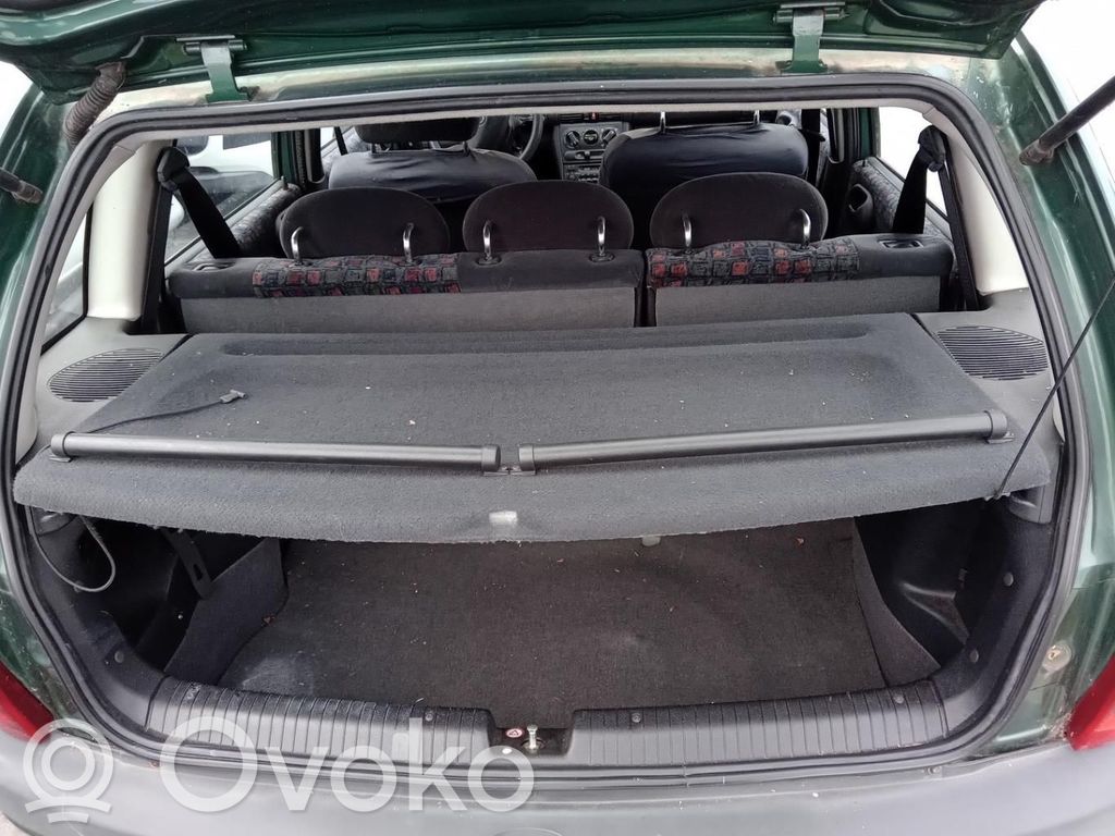 Opel Corsa B Hattuhylly 