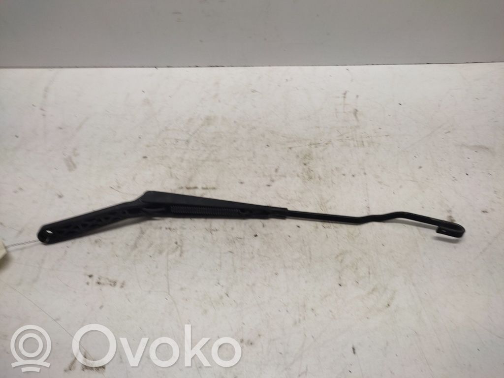 Renault 19 Front wiper blade arm 