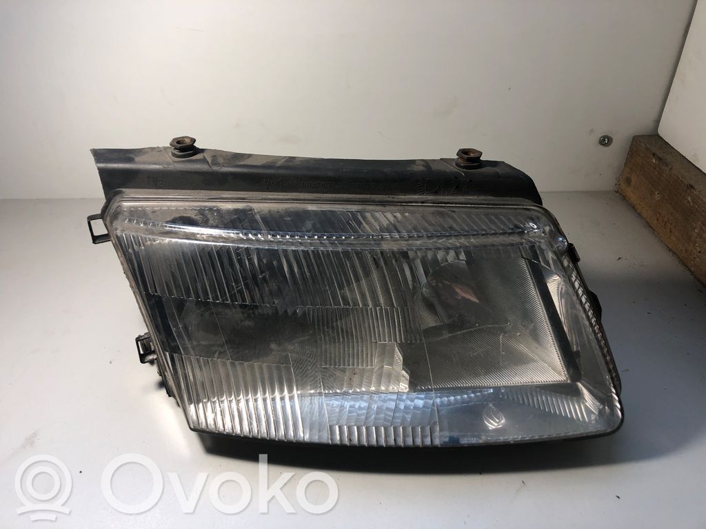 Volkswagen PASSAT B5 Phare frontale 