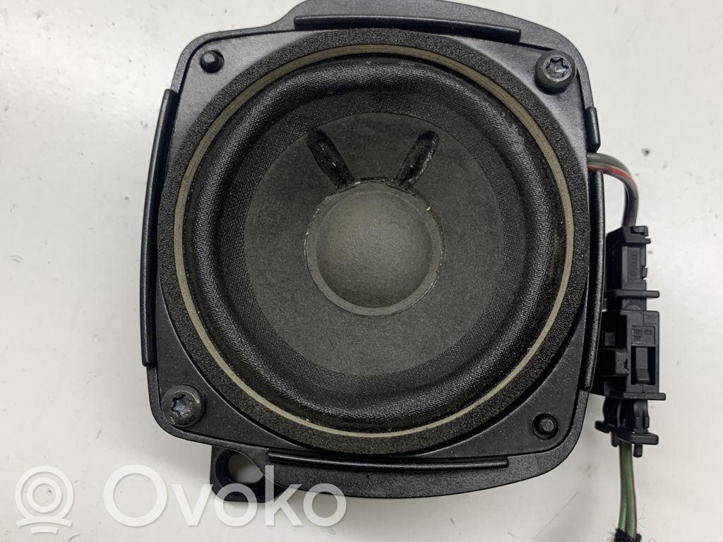 Audi A8 S8 D3 4E Takaoven kaiutin 