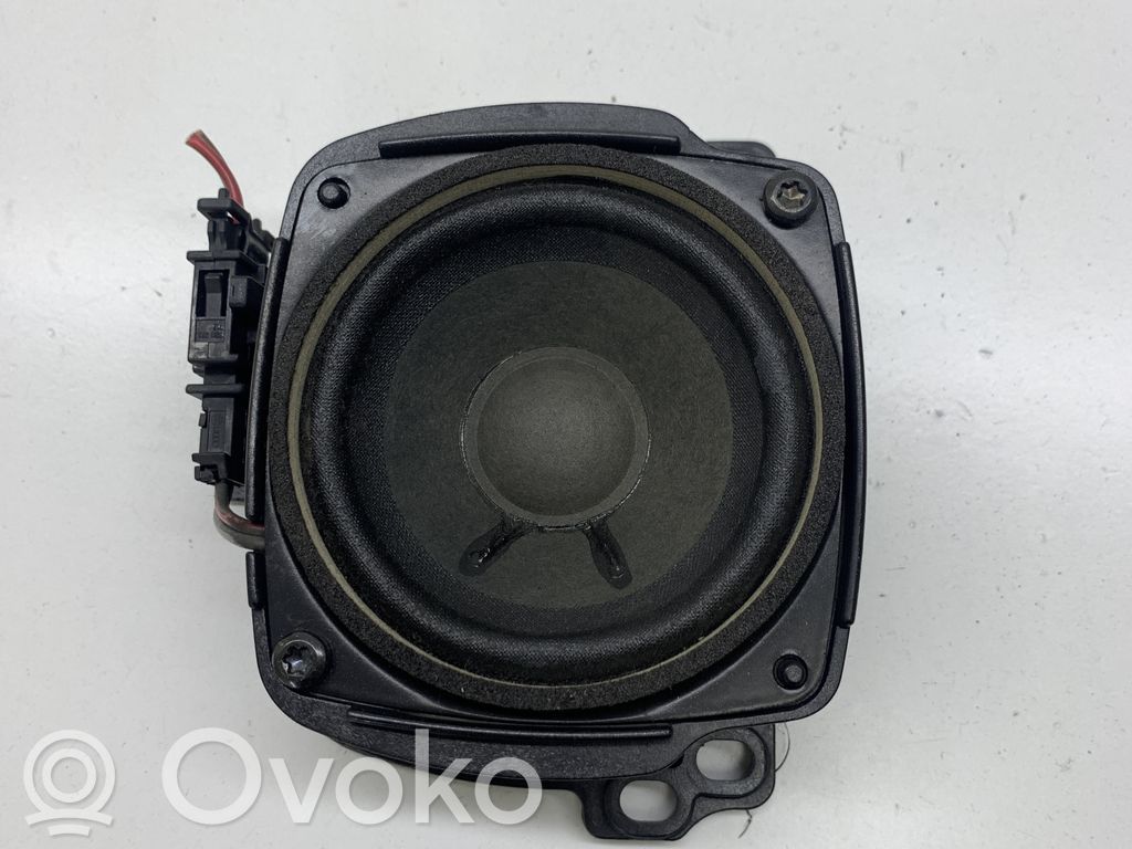 Audi A8 S8 D3 4E Takaoven kaiutin 