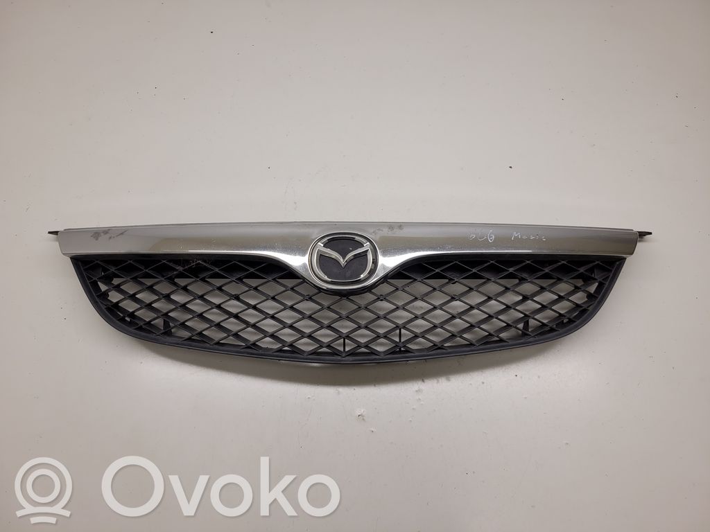 Mazda 626 Etupuskurin ylempi jäähdytinsäleikkö 