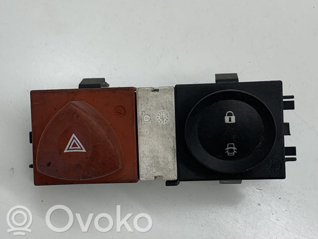 Renault Megane II Hazard light switch 