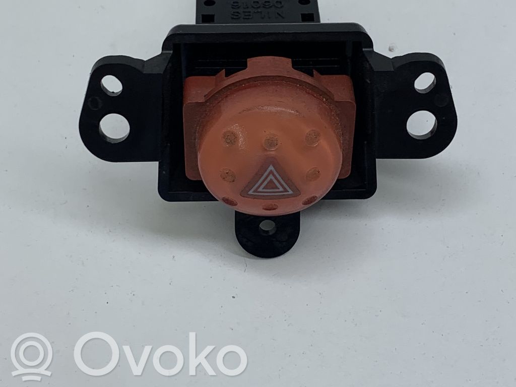 Nissan Almera Tino Schalter Warnblinkanlage 
