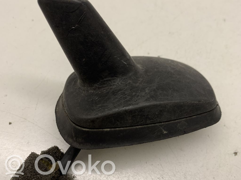 Audi A4 S4 B6 8E 8H GPS-pystyantenni 