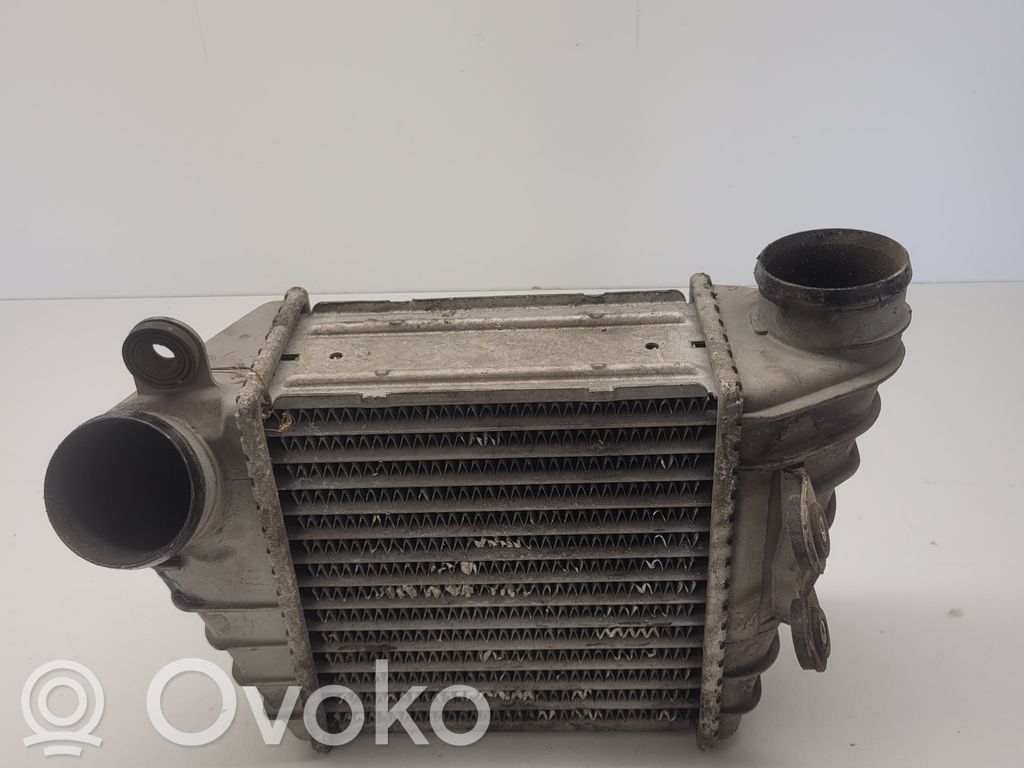 Volkswagen Golf IV Interkūlerio radiatorius 