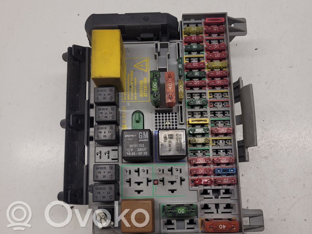 Opel Vectra C Juego de caja de fusibles 