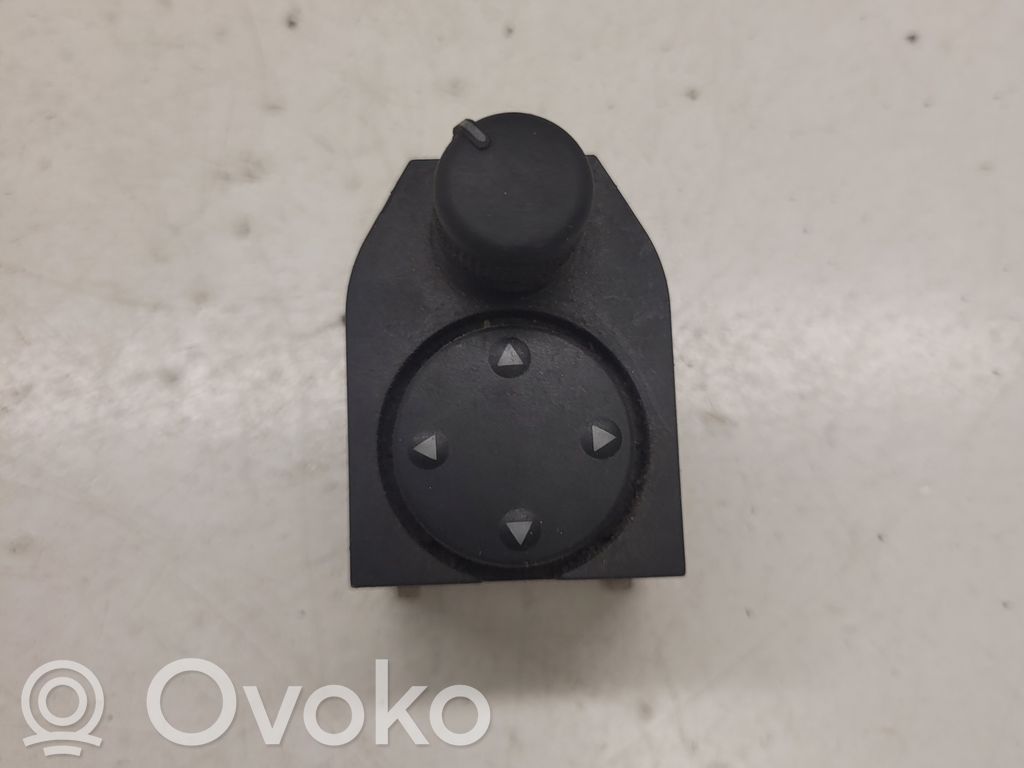 Audi A4 S4 B5 8D Wing mirror switch 