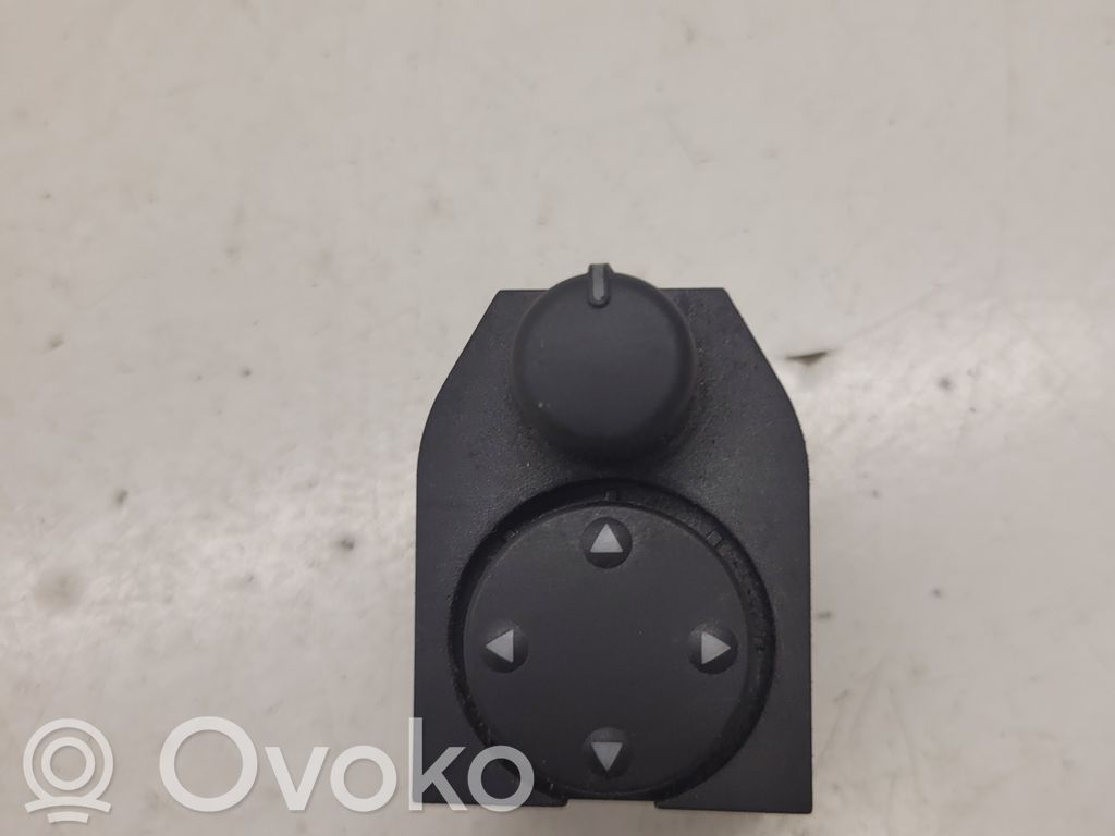 Audi A4 S4 B5 8D Wing mirror switch 