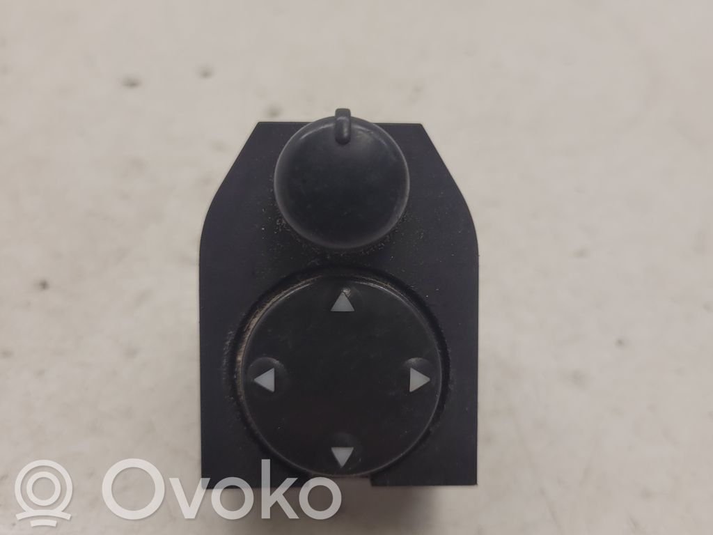 Audi A4 S4 B5 8D Interruptor del espejo lateral 