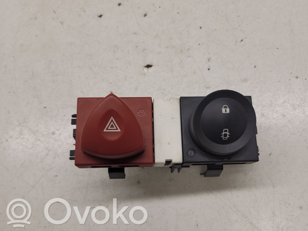 Renault Megane II Botón interruptor de luz de peligro 