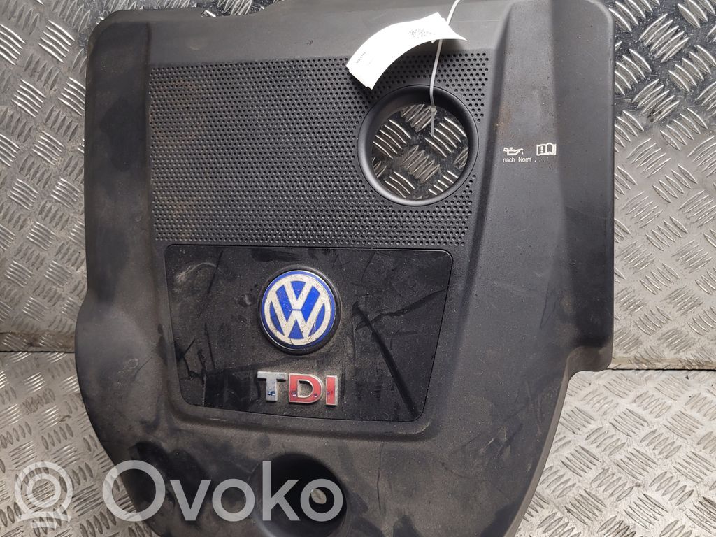 Volkswagen Golf IV Osłona górna silnika 