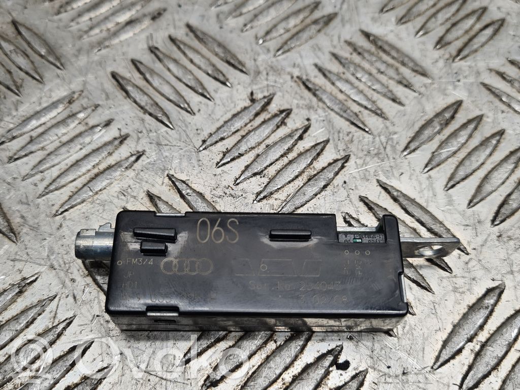 Audi A6 S6 C6 4F Wzmacniacz anteny 