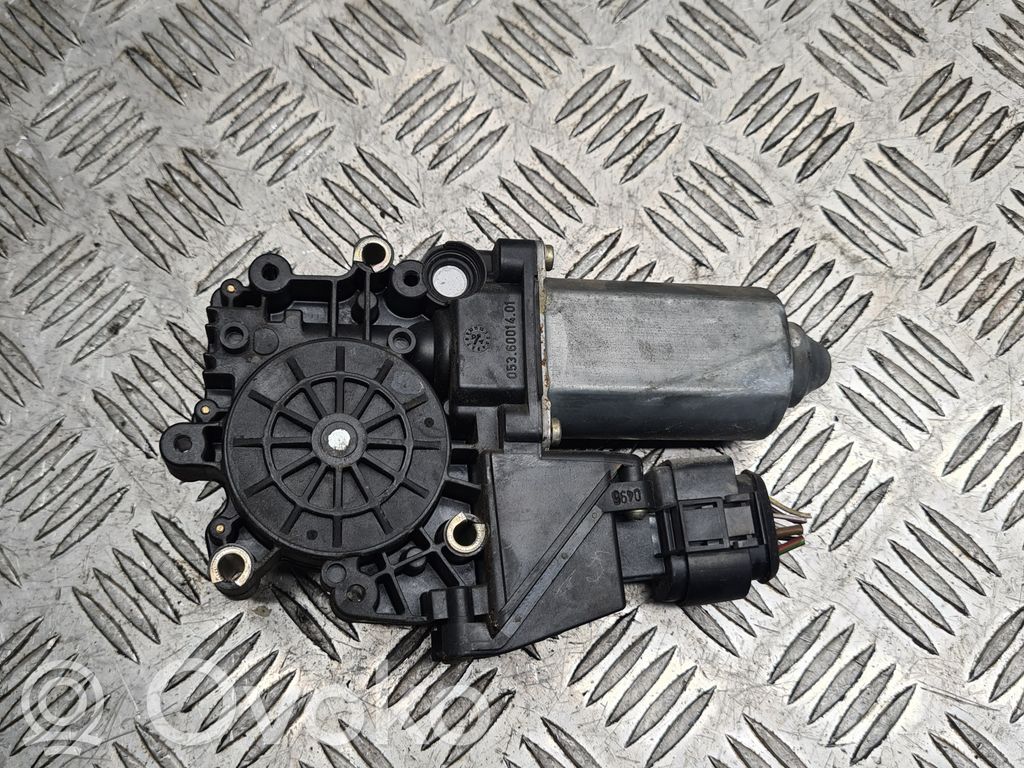Audi A4 S4 B5 8D Silnik regulatora szyby drzwi przednich 