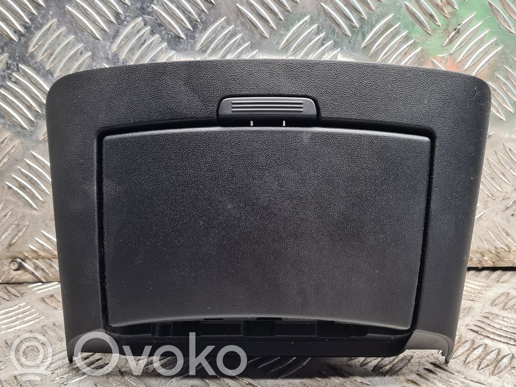 KIA Ceed Glove box 