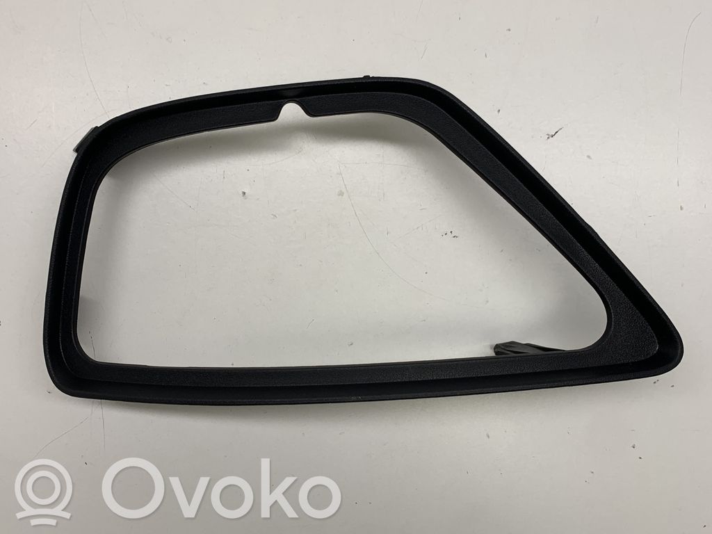Ford Focus Etusumuvalon ritilä 