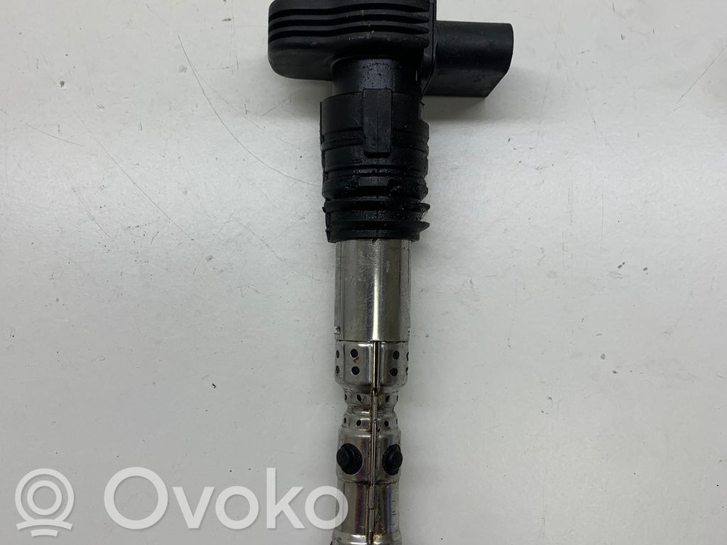Audi A4 S4 B6 8E 8H Cewka zapłonowa wysokiego napięcia 