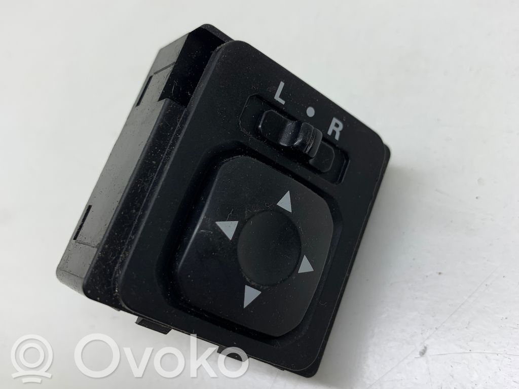Mitsubishi Outlander Wing mirror switch 