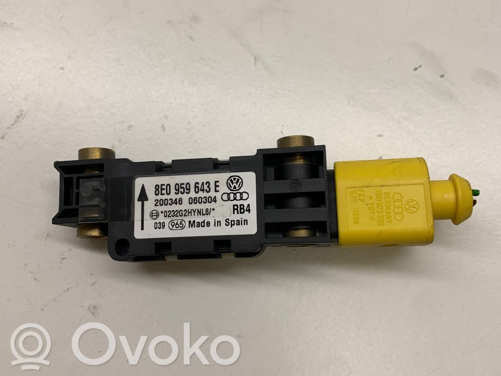 Audi A6 S6 C5 4B Czujnik uderzenia Airbag 