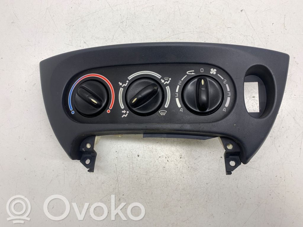 Renault Megane I Climate control unit 