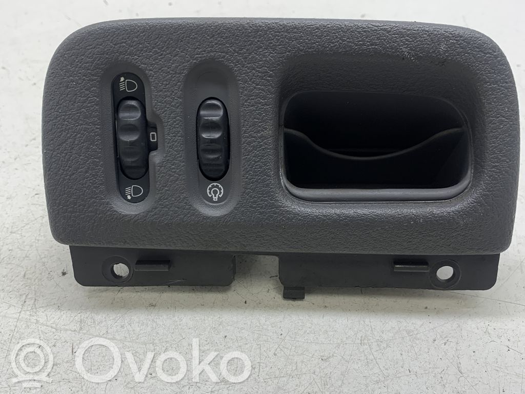 Renault Megane I Headlight level height control switch 