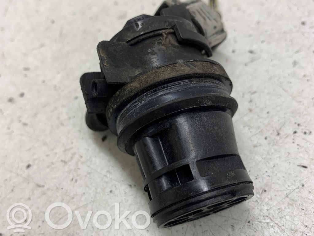 Mazda 3 I Windscreen/windshield washer pump 
