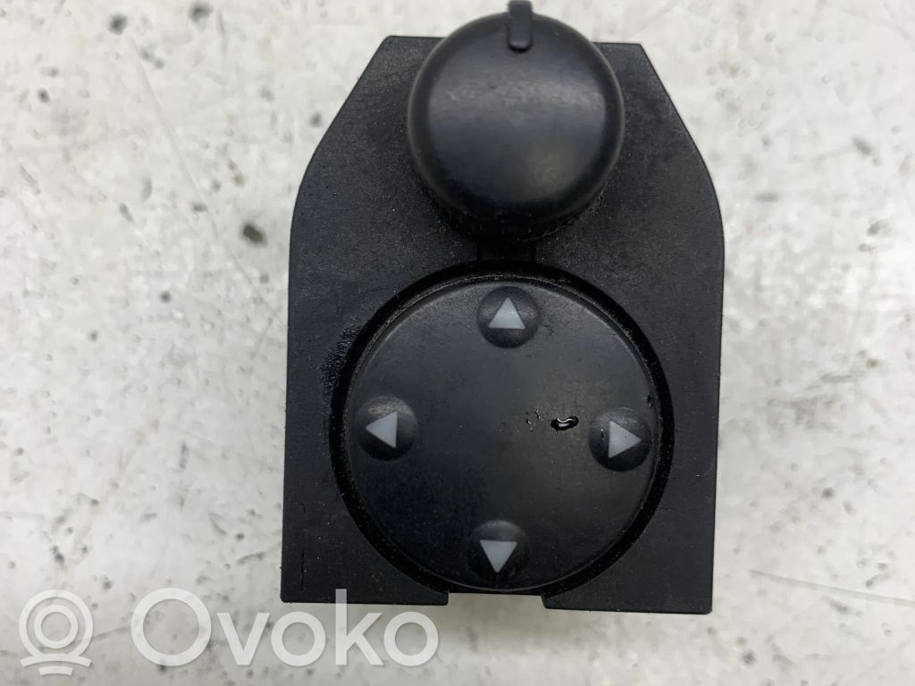 Wing mirror switch   8D0959565A