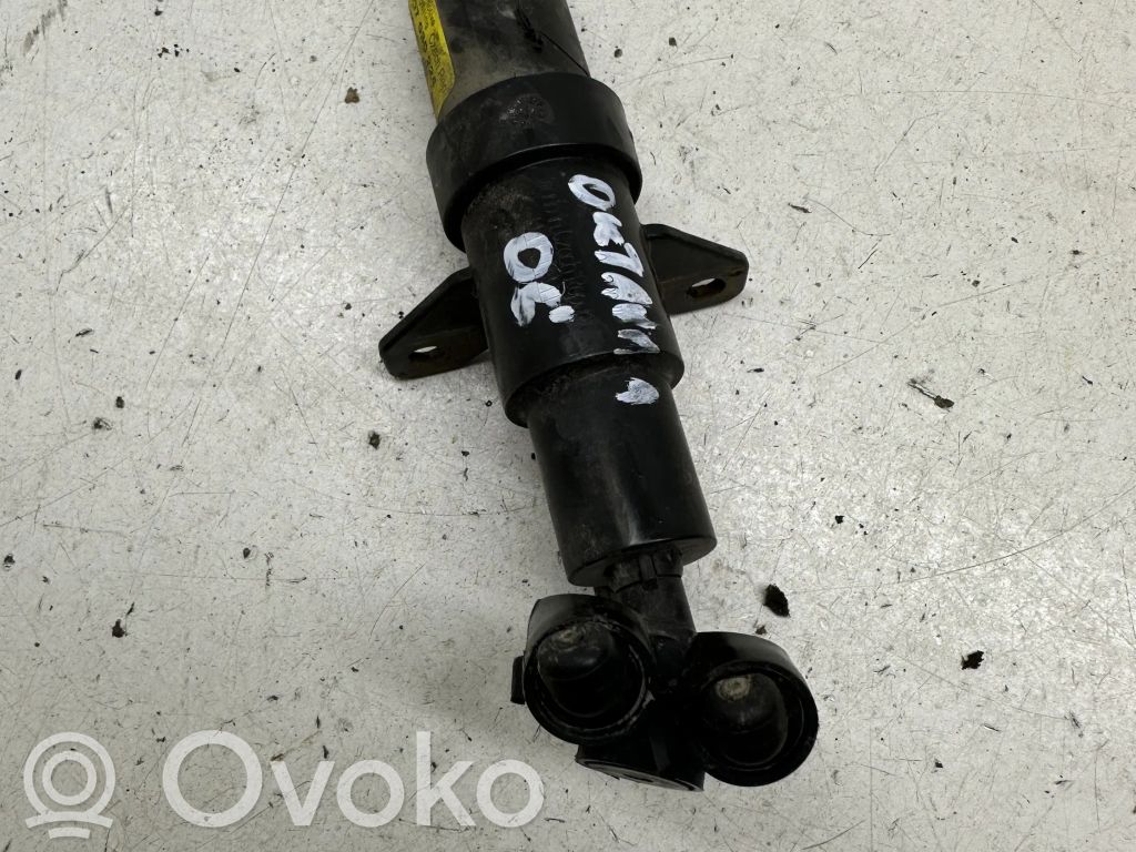 Skoda Octavia Mk2 (1Z) Dysza spryskiwacza lampy przedniej 