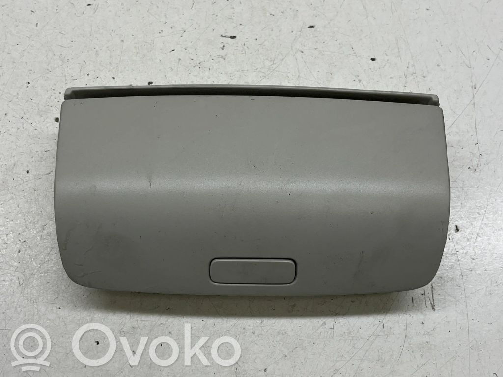 Volkswagen Golf V Sunglasses storage box 