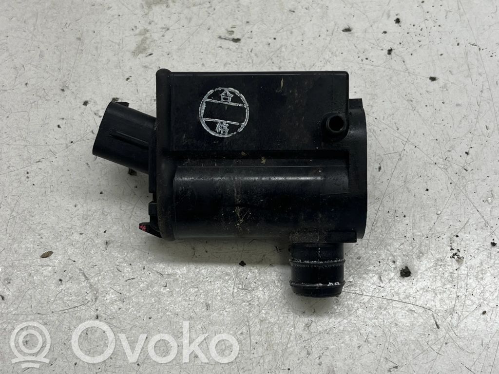 Hyundai i40 Pompa spryskiwacza szyby przedniej / czołowej 