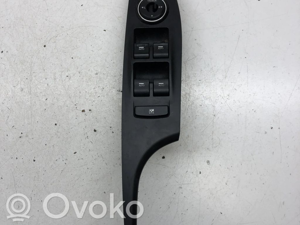 Hyundai i40 Przyciski szyb 