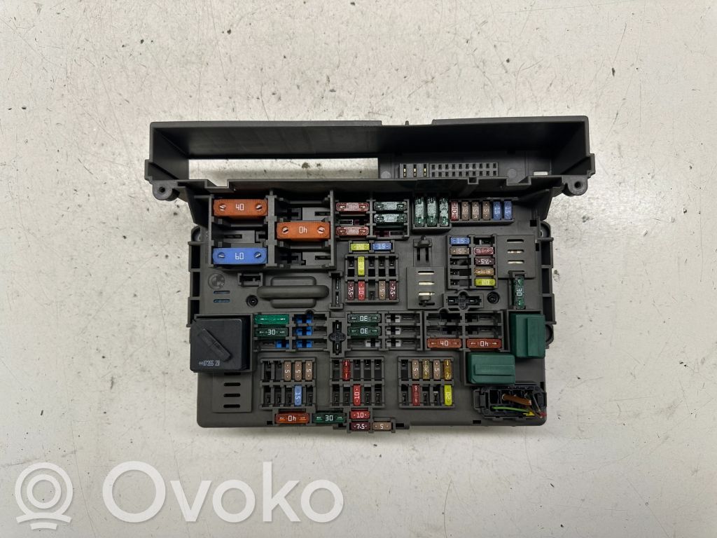 Drošinātāju bloks   911944603,9119446
