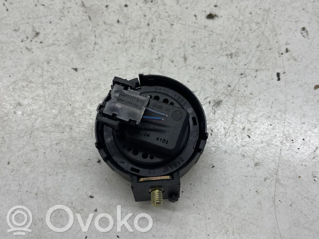 BMW X3 E83 Altavoz de la puerta delantera 