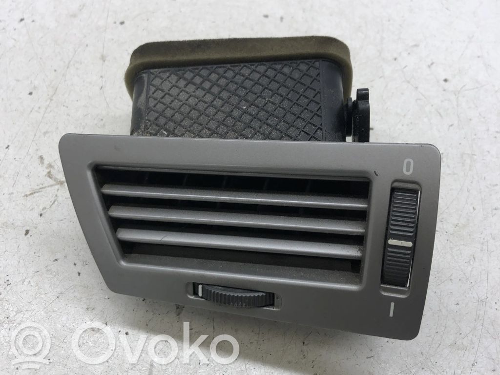 BMW 7 E65 E66 Šoninės oro grotelės 