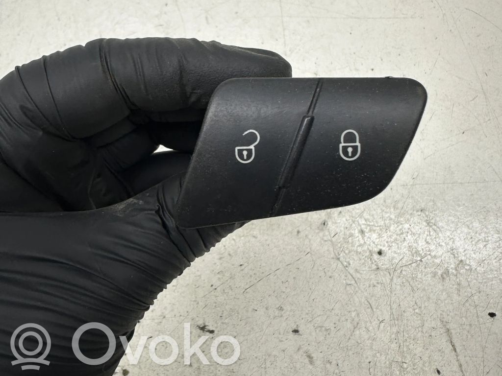 Volkswagen PASSAT B6 Central locking switch button 
