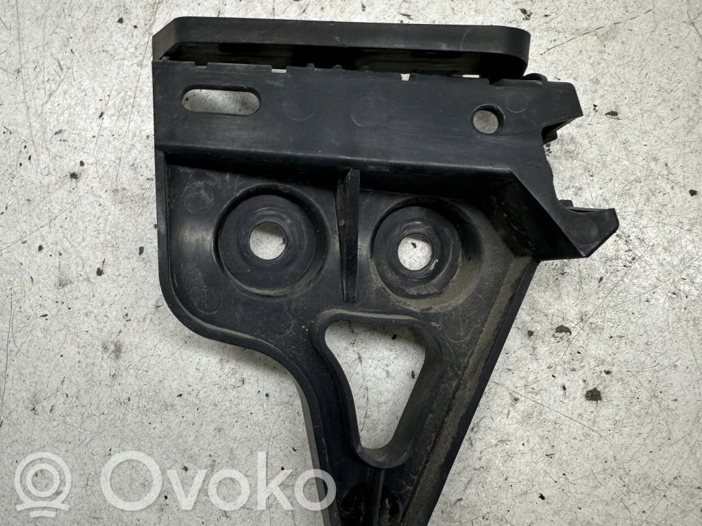 BMW 3 E90 E91 Galinis laikiklis bamperio 