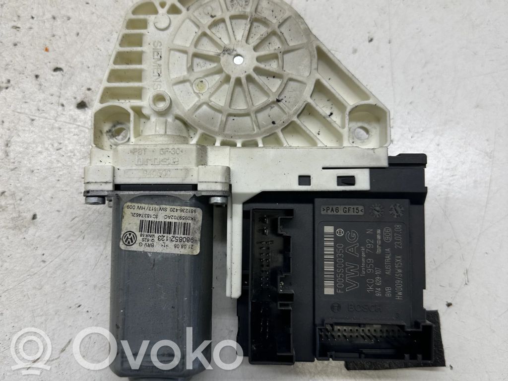 Volkswagen PASSAT B6 Silnik regulatora szyby drzwi przednich 