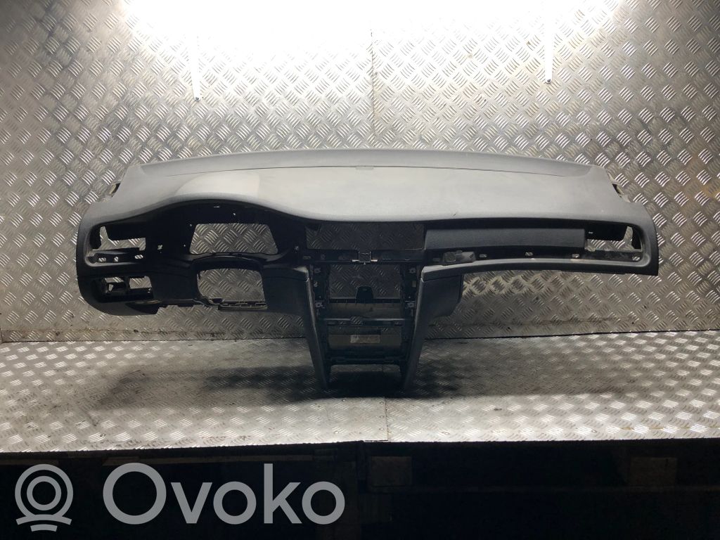 Skoda Superb B6 (3T) Dashboard 