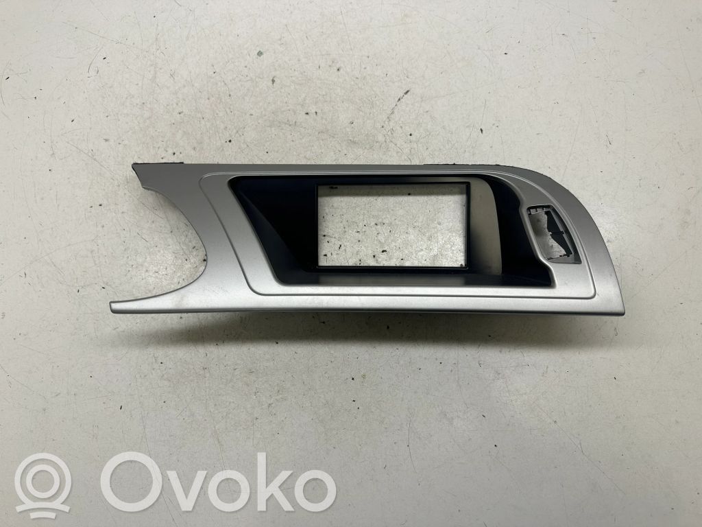 Audi A4 S4 B8 8K Moldura de la unidad delantera de radio/GPS 
