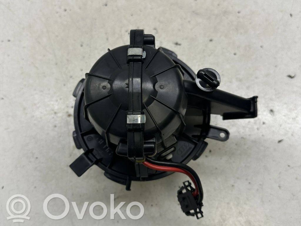 Audi A4 S4 B8 8K Lämmittimen puhallin 