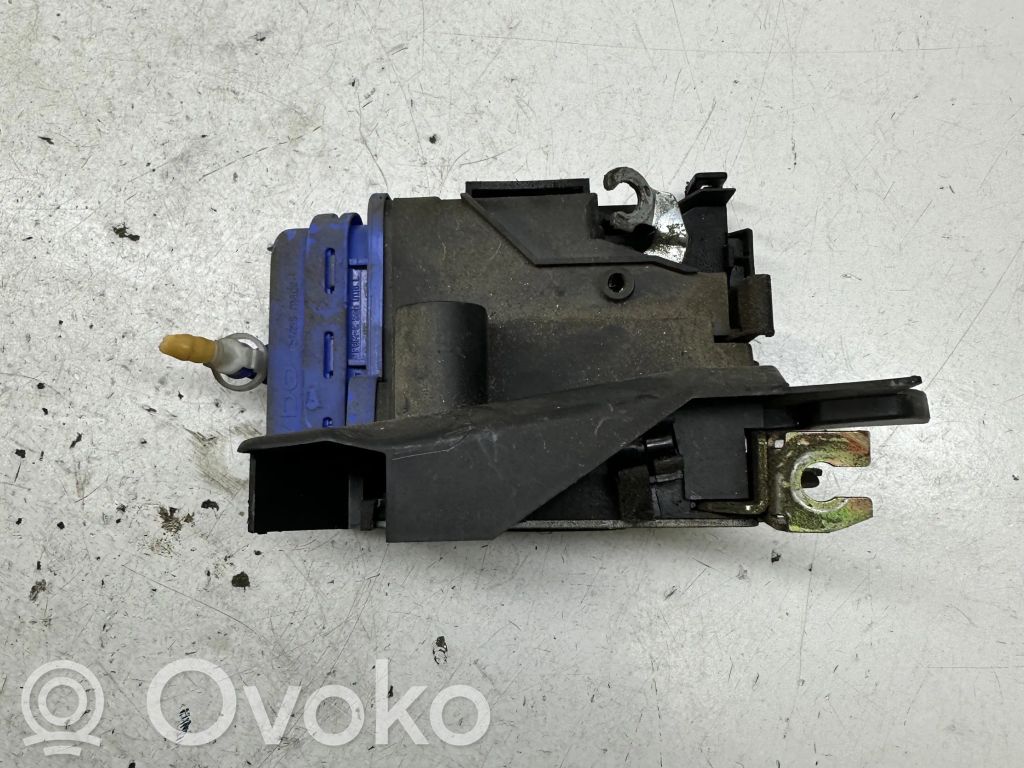 Audi A4 S4 B5 8D Takaoven lukko 
